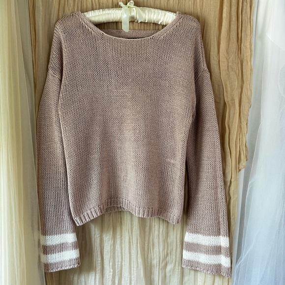 ALYA Pink Sweater with bell Sleeves (L) white details, accent back cutout! - Picture 11 of 12